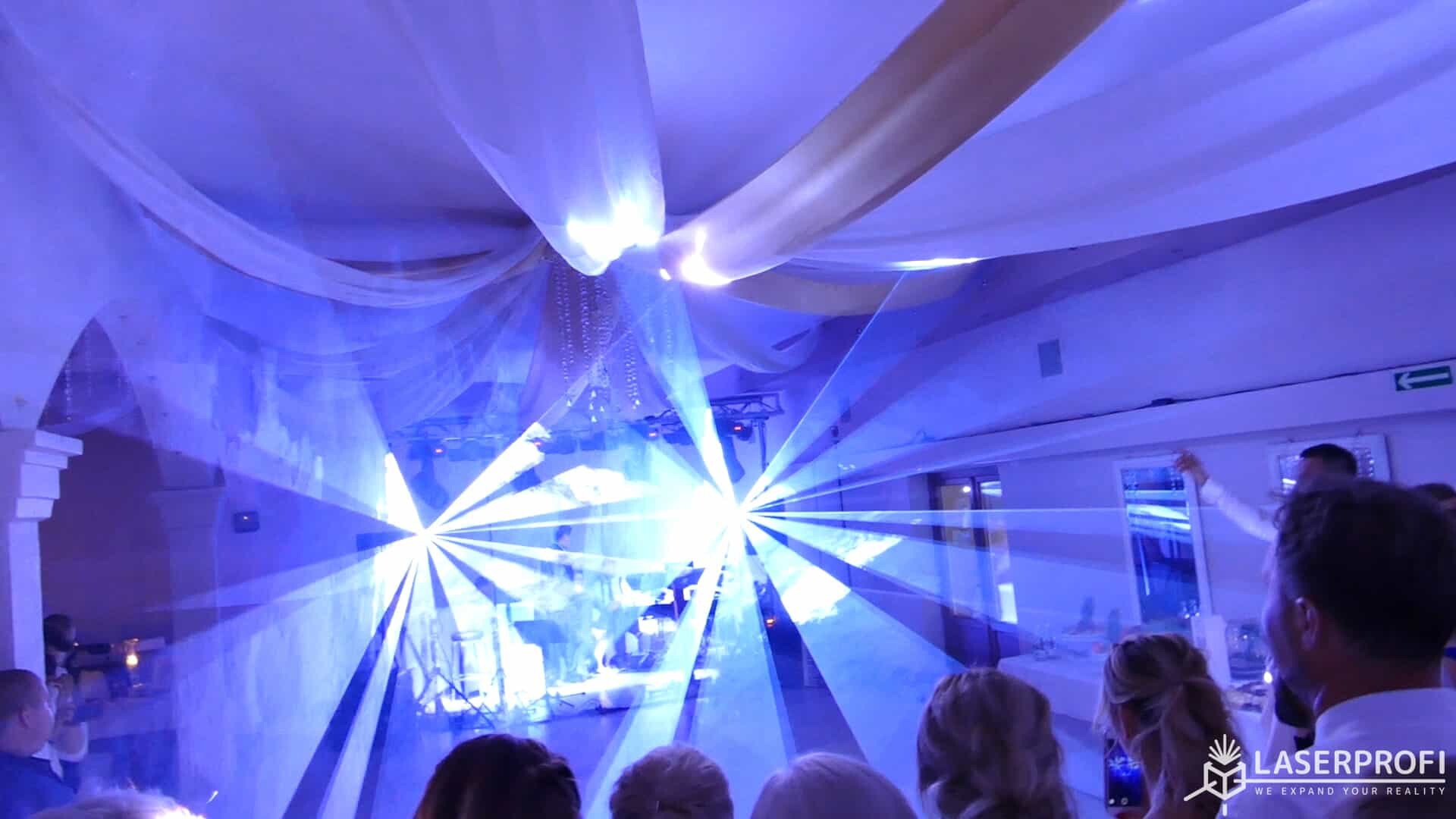 Pokaz laserowy przestrzenny na weselu