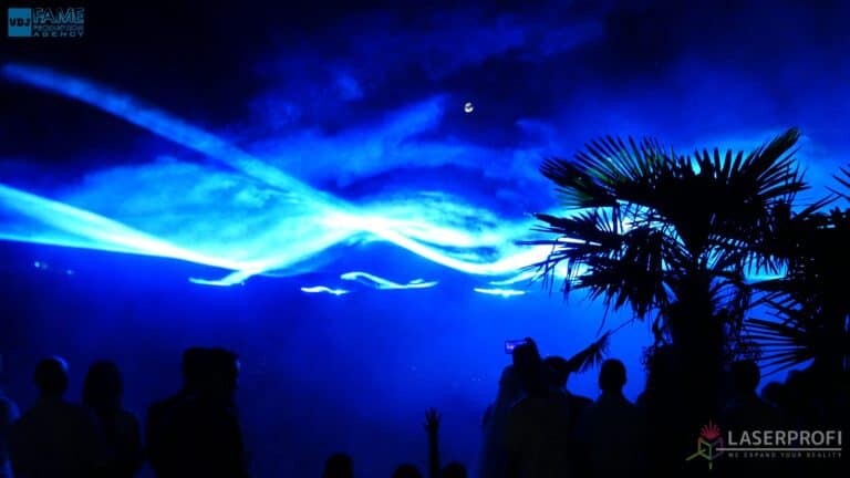 Pokaz laserowy wesele grudziądz plaża blue liquid sky