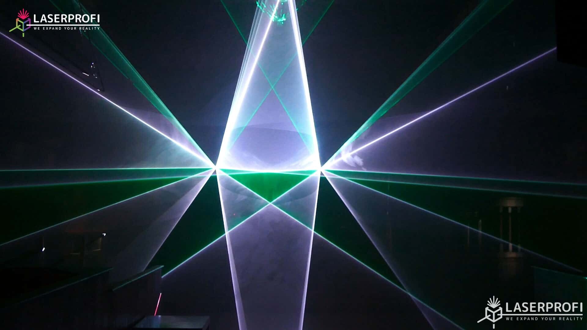 Przestrzenny pokaz laserowy figury laserowe