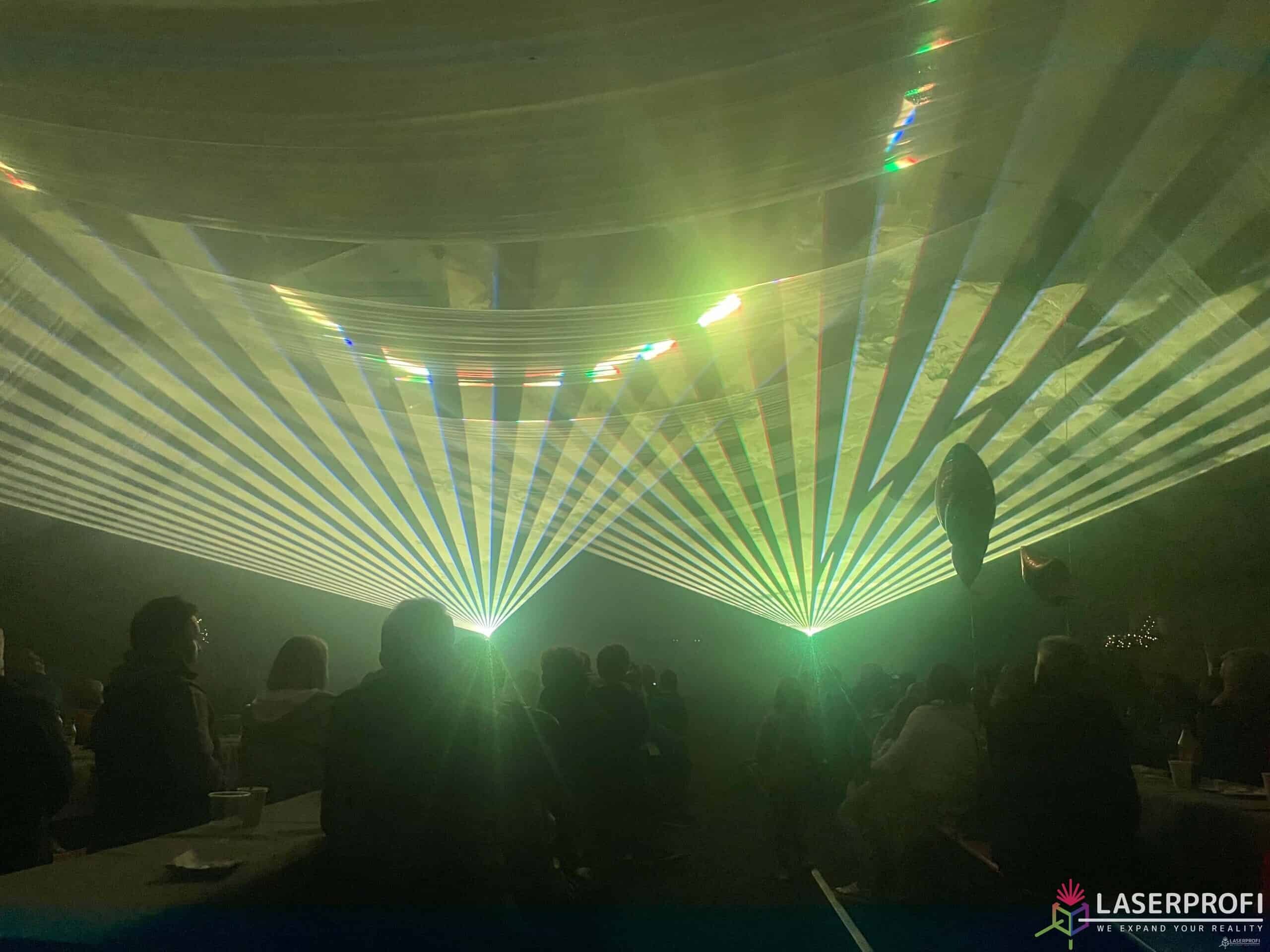 przestrzenny pokaz laserowy na evencie firmowym na evencie firmowym